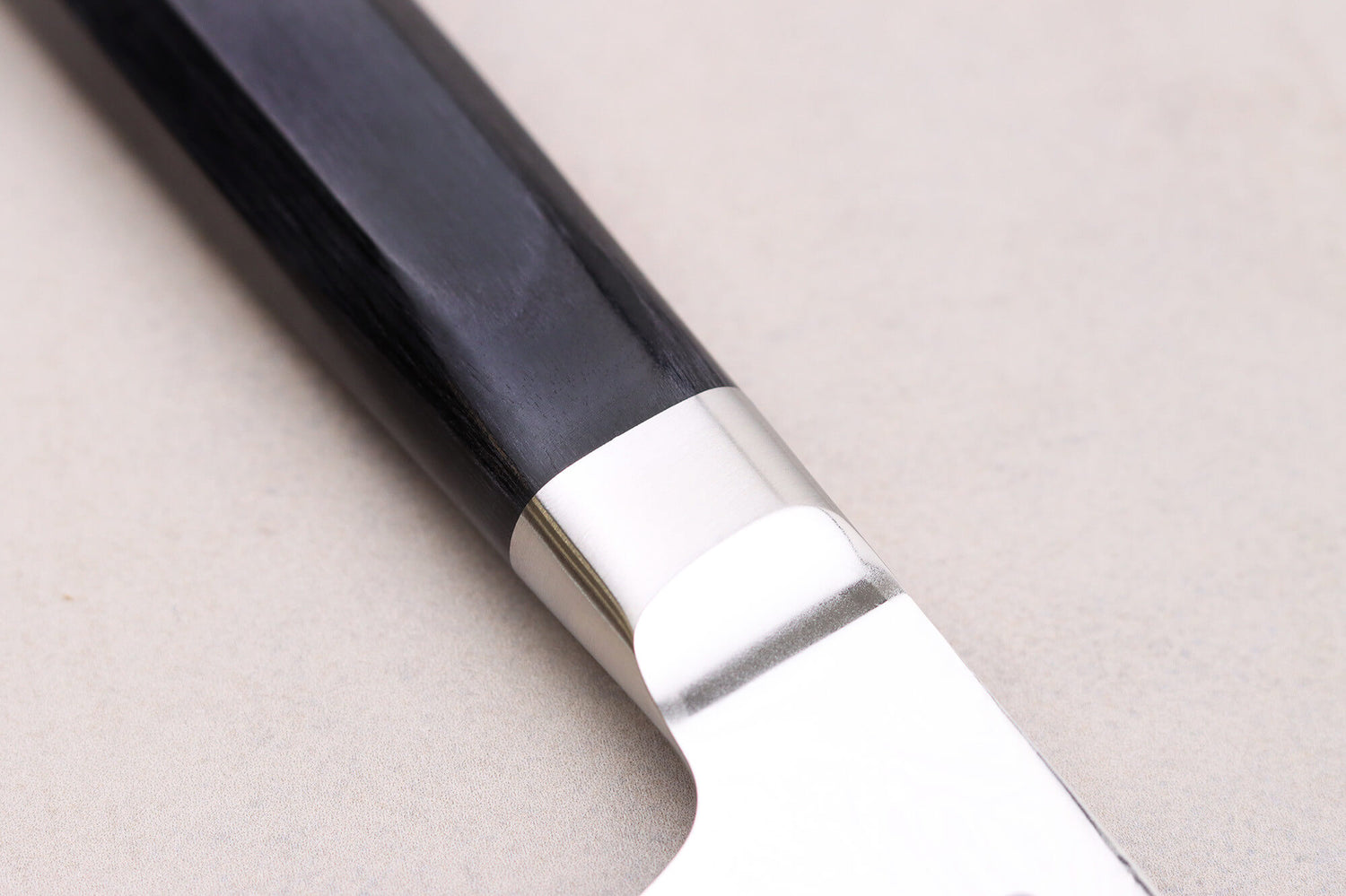 Couteau de chef 21cm japonais Sakai Takayuki Grand Chef Seigaiha Damas 45 couches