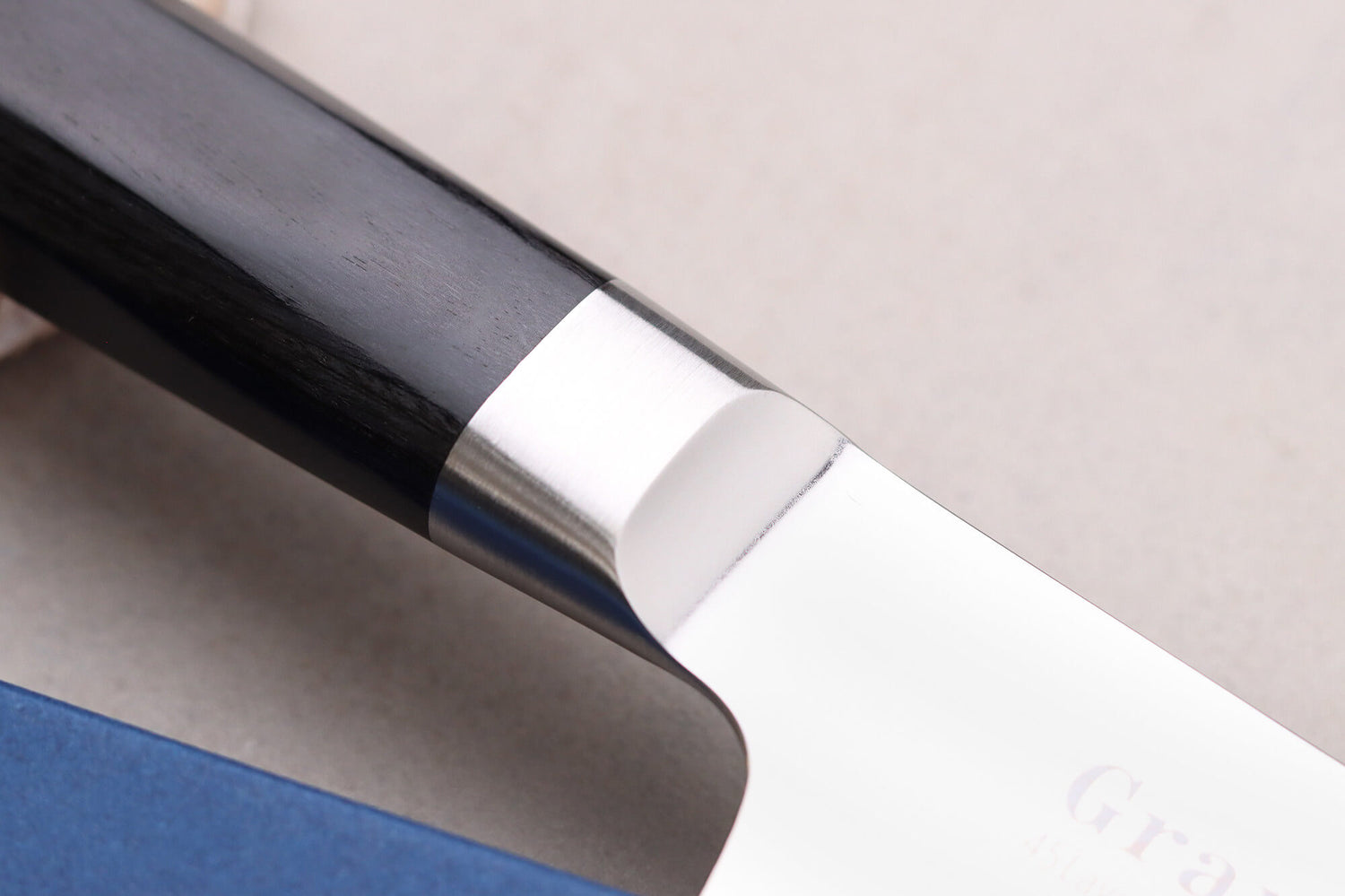 Couteau de chef 24cm japonais Sakai Takayuki Grand Chef Seigaiha Damas 45 couches