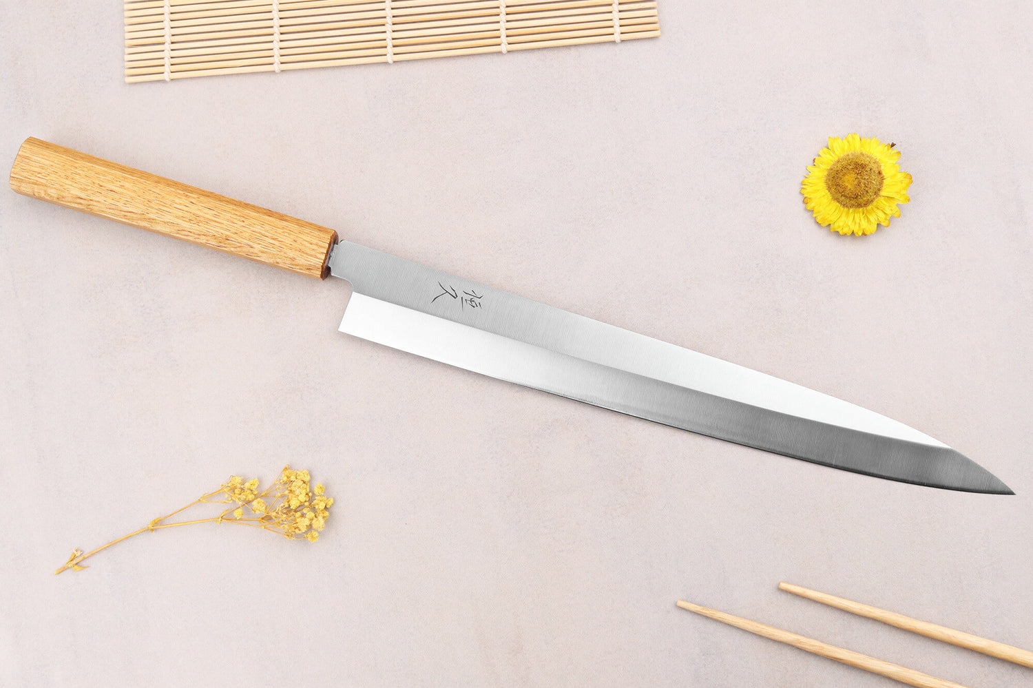 Couteau yanagiba 30cm artisanal japonais Tsunehisa AUS-8 manche en chêne