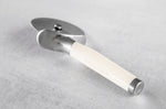 Roulette à pizza Kitchen Aid en acier inoxydable - Amande