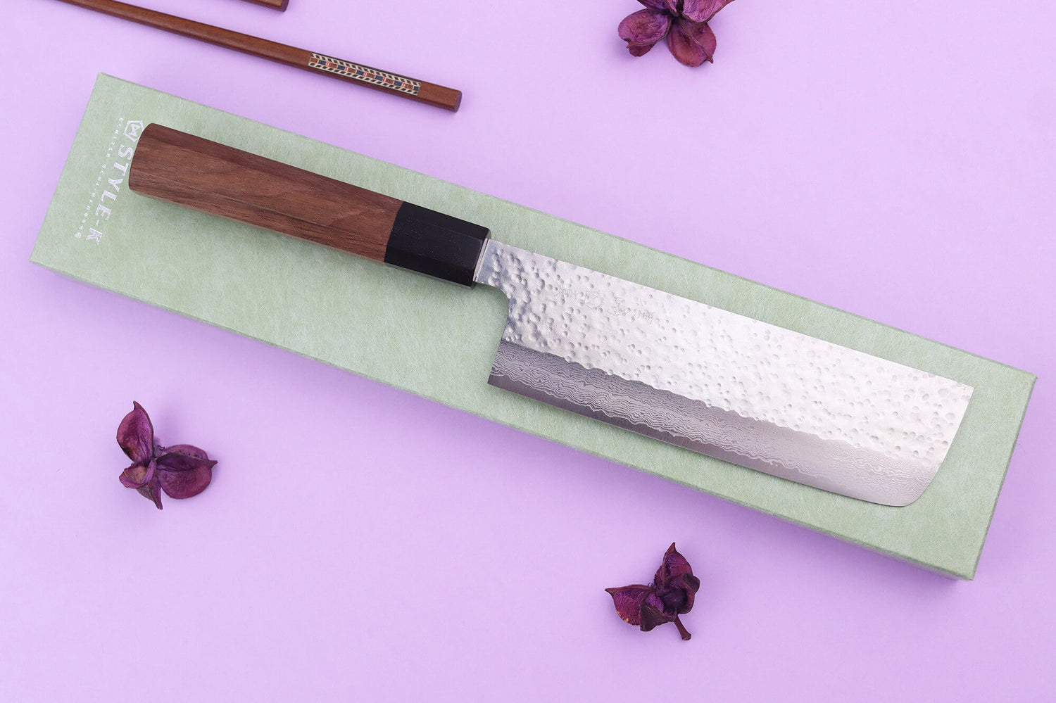 Couteau nakiri 16,5cm japonais artisanal Makoto Kurosaki VG7 Damas martelé