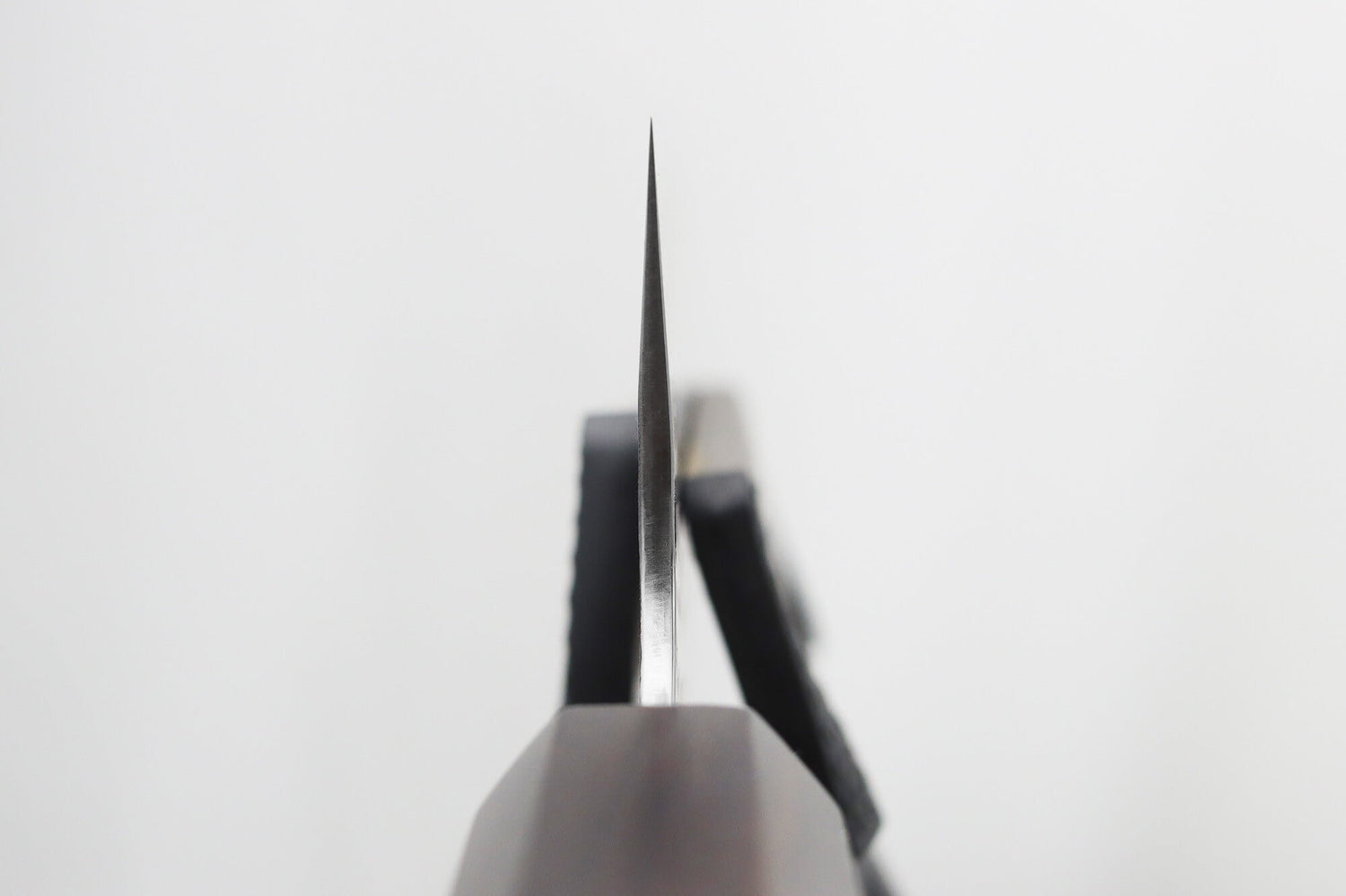 Couteau santoku 16,5cm japonais artisanal Makoto Kurosaki VG7 Damas martelé