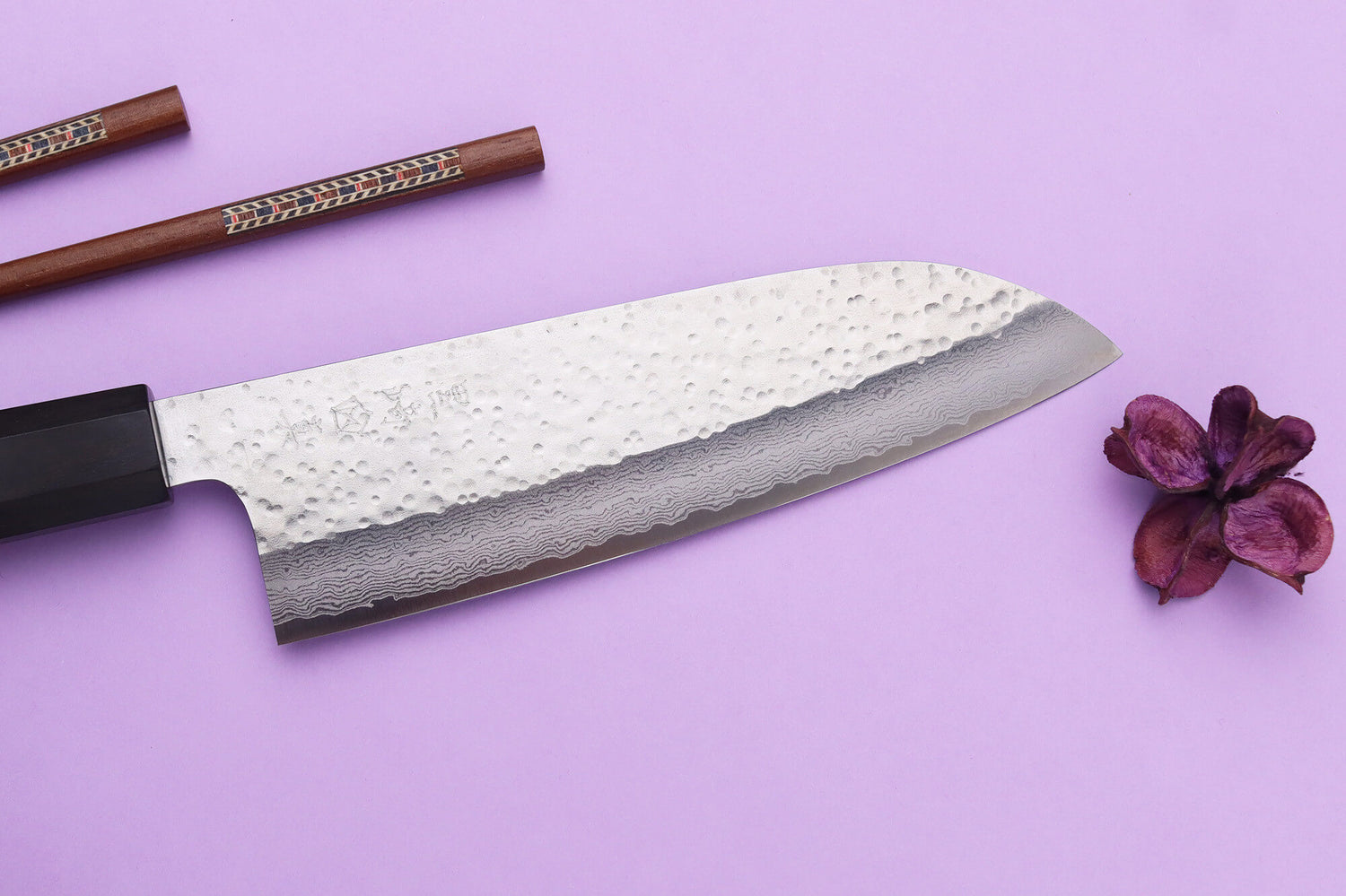 Couteau santoku 16,5cm japonais artisanal Makoto Kurosaki VG7 Damas martelé
