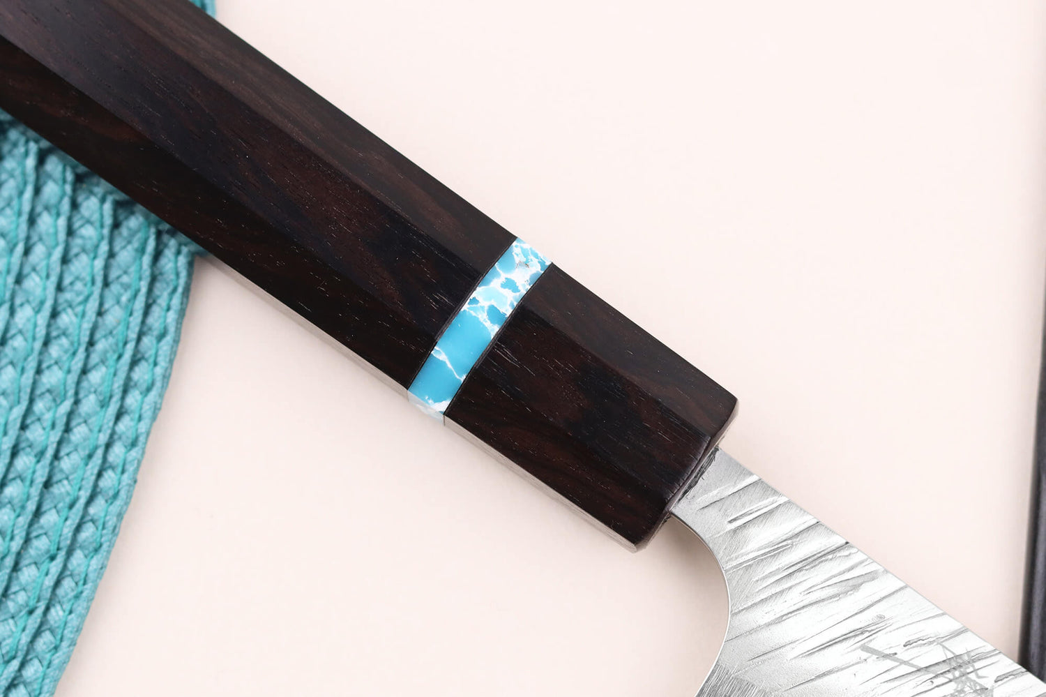 Couteau universel japonais artisanal Yu Kurosaki Fujin 15cm SG2 turquoise