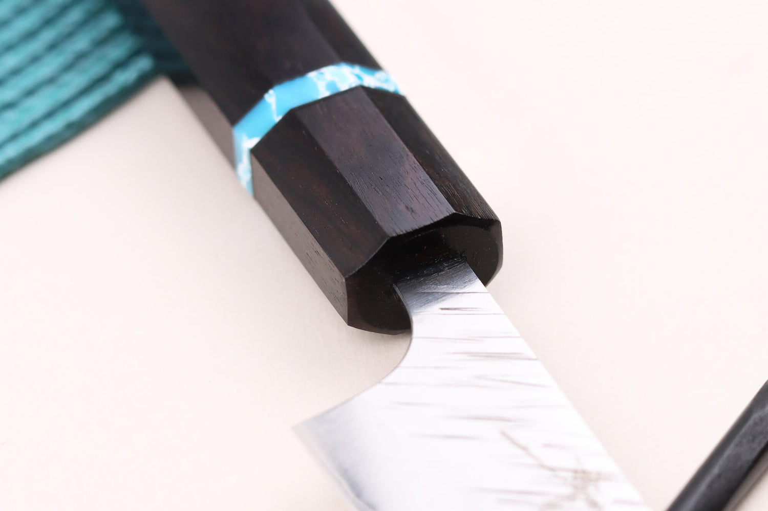 Couteau universel japonais artisanal Yu Kurosaki Fujin 15cm SG2 turquoise