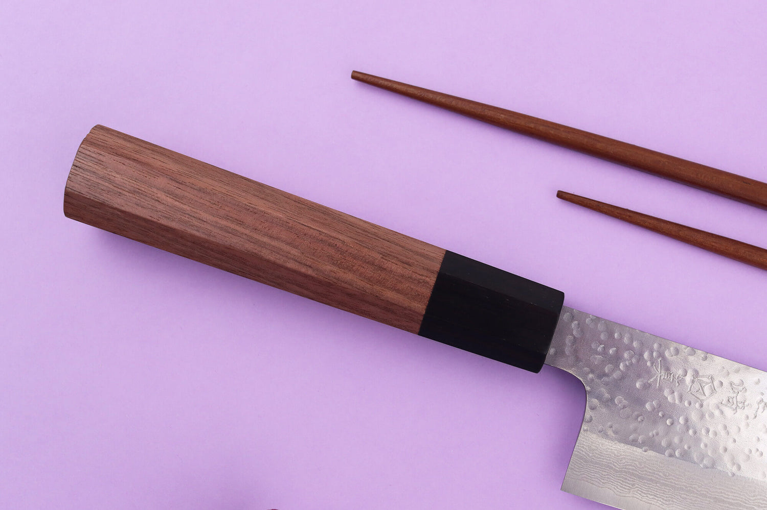 Couteau gyuto 21cm japonais artisanal Makoto Kurosaki VG7 Damas martelé
