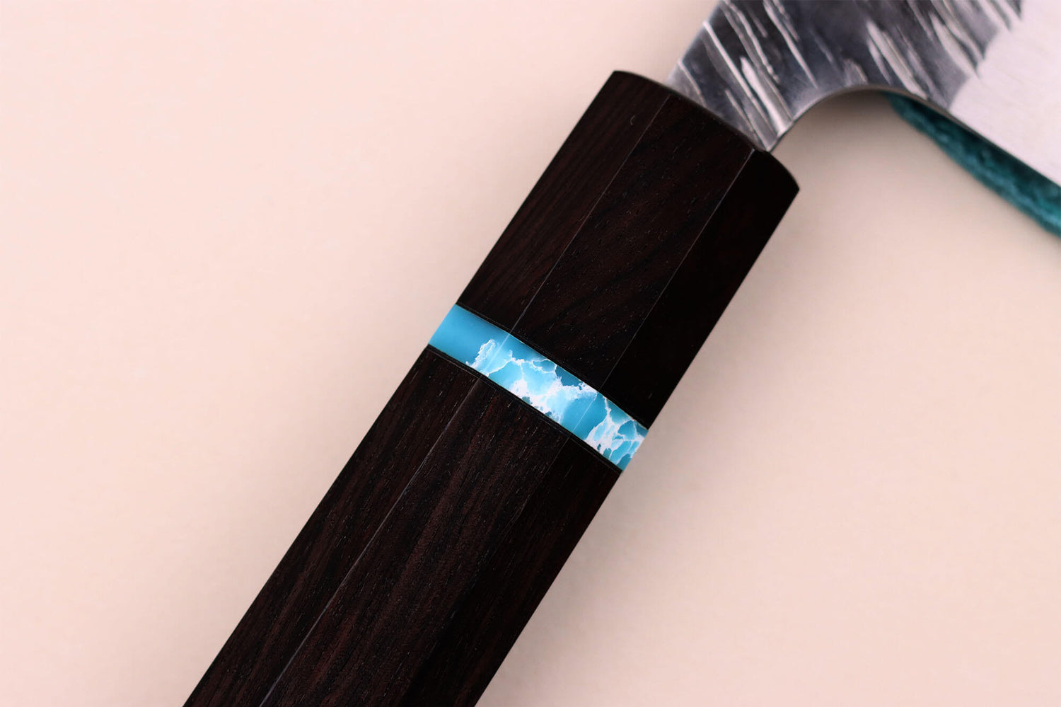 Couteau santoku japonais artisanal Yu Kurosaki Fujin 16,5cm SG2 turquoise