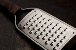 Râpe Microplane Master extra gros grains manche en noyer