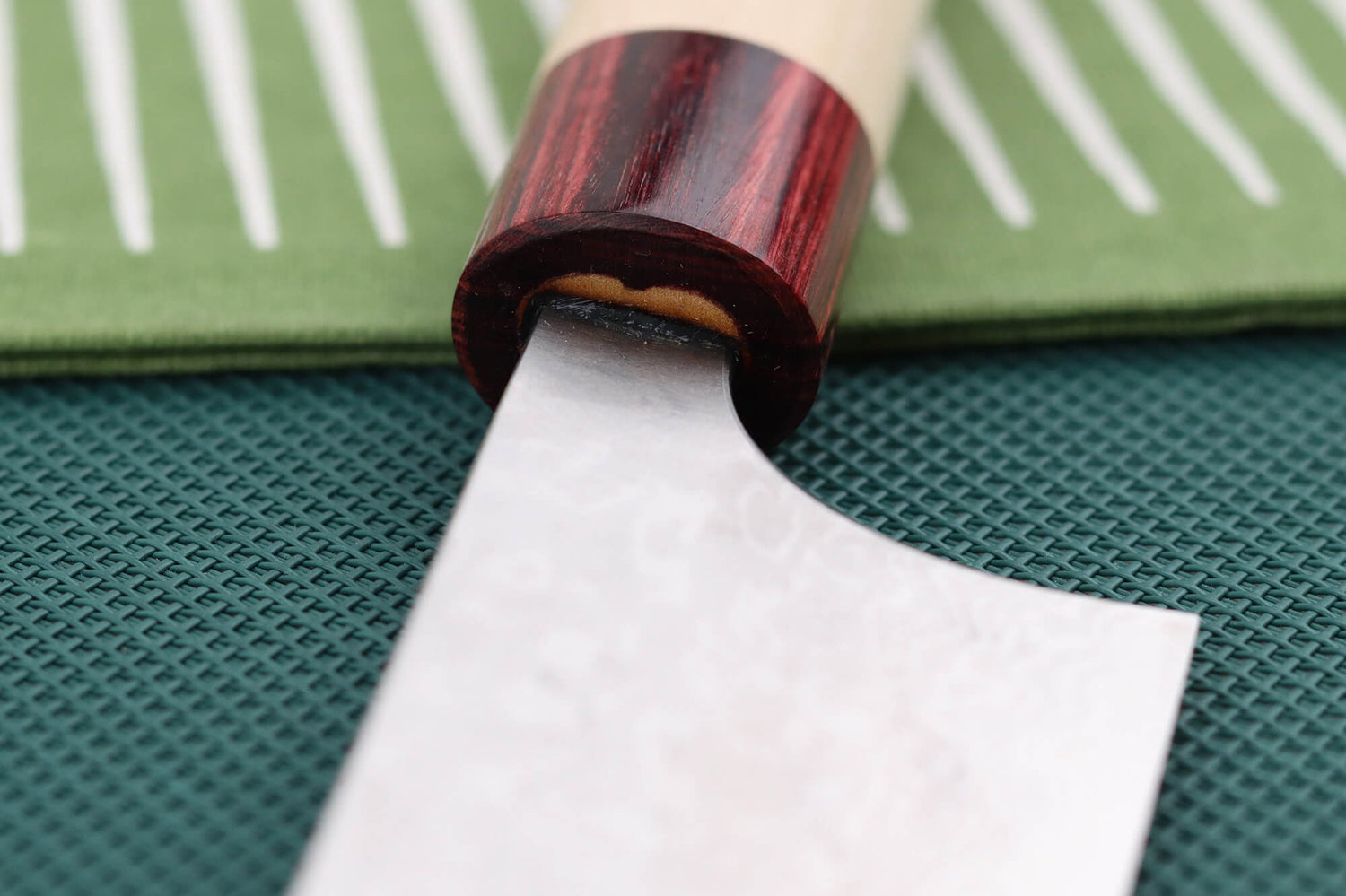 Couteau de chef japonais artisanal Masakage Kiri 18cm damas 49 couches