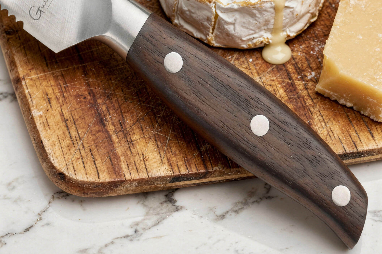 Couteau à fromage 13cm Guillaume Leonard Cuistot en acier inoxydable et bois de santal rouge