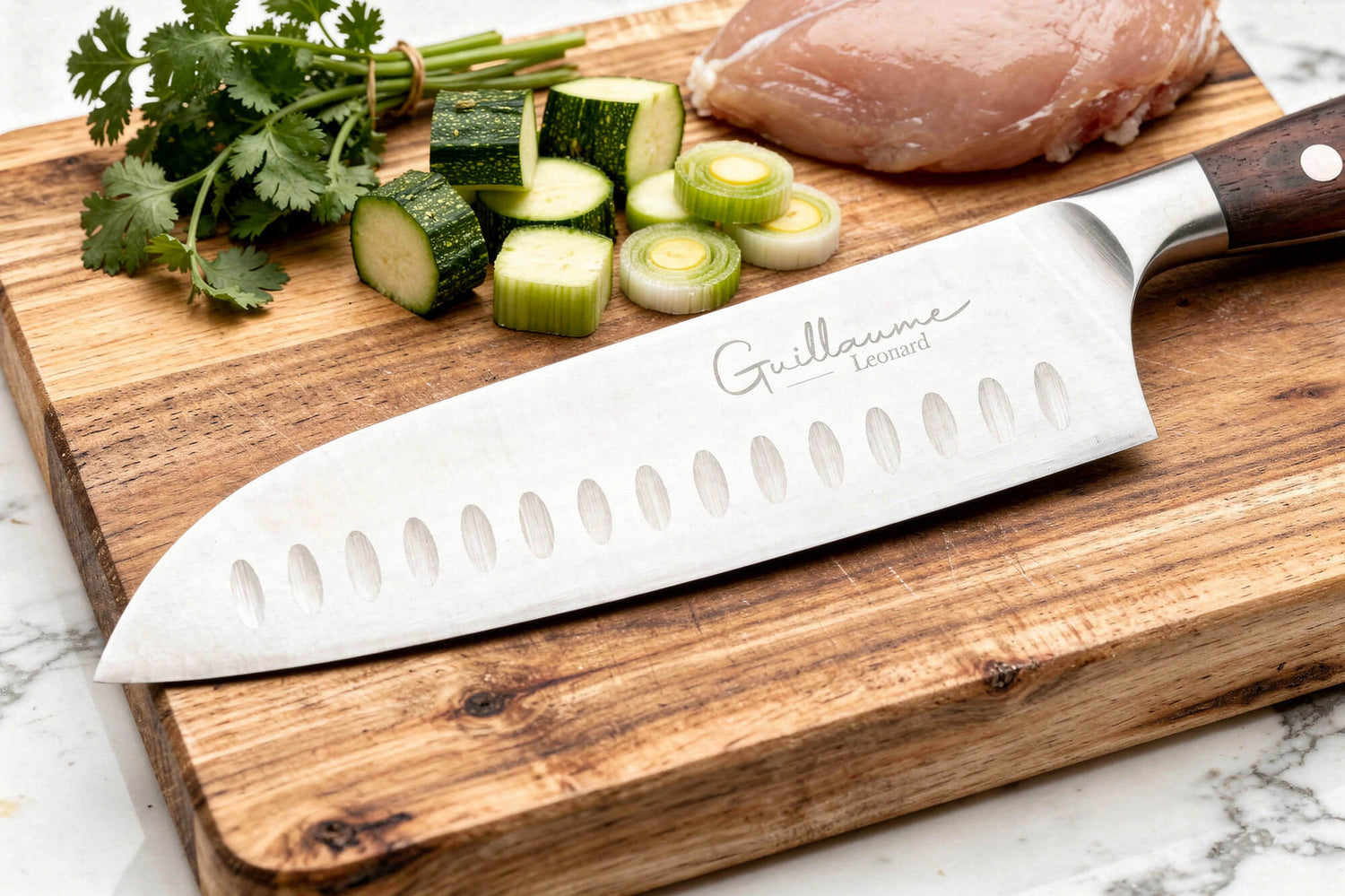 Couteau santoku 17cm Guillaume Leonard Cuistot en acier inoxydable et bois de santal rouge