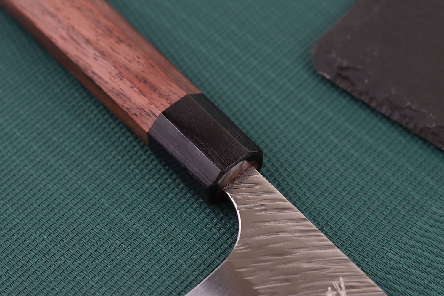 Couteau de chef japonais artisanal Yu Kurosaki Fujin 21cm SG2