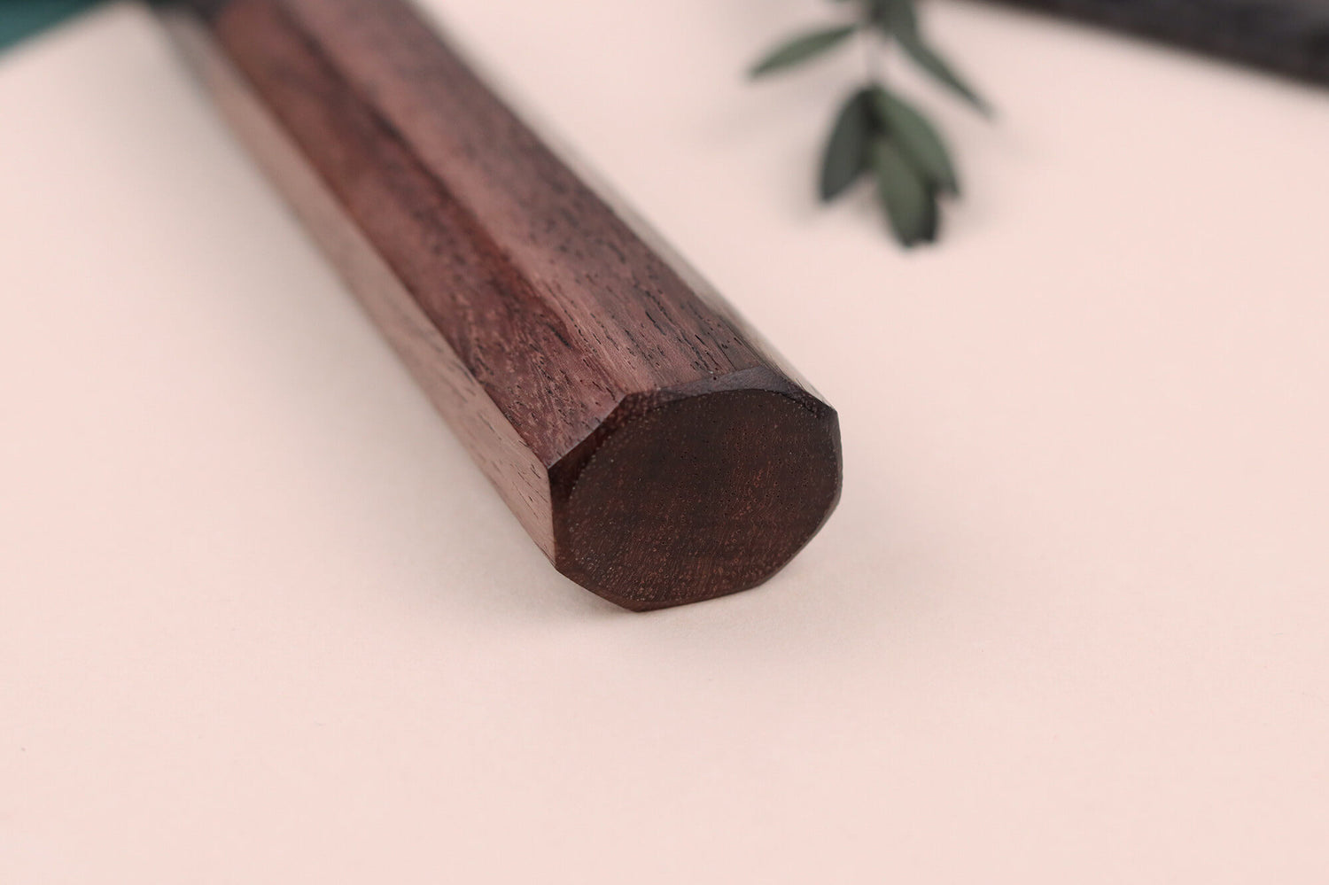 Couteau de chef japonais artisanal Yu Kurosaki Fujin 21cm SG2
