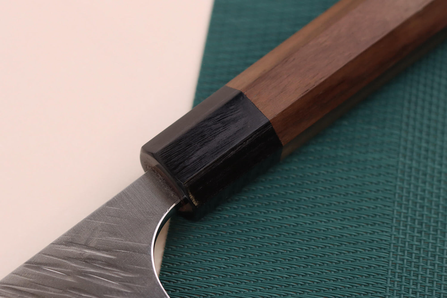 Couteau de chef japonais artisanal Yu Kurosaki Fujin 24cm SG2