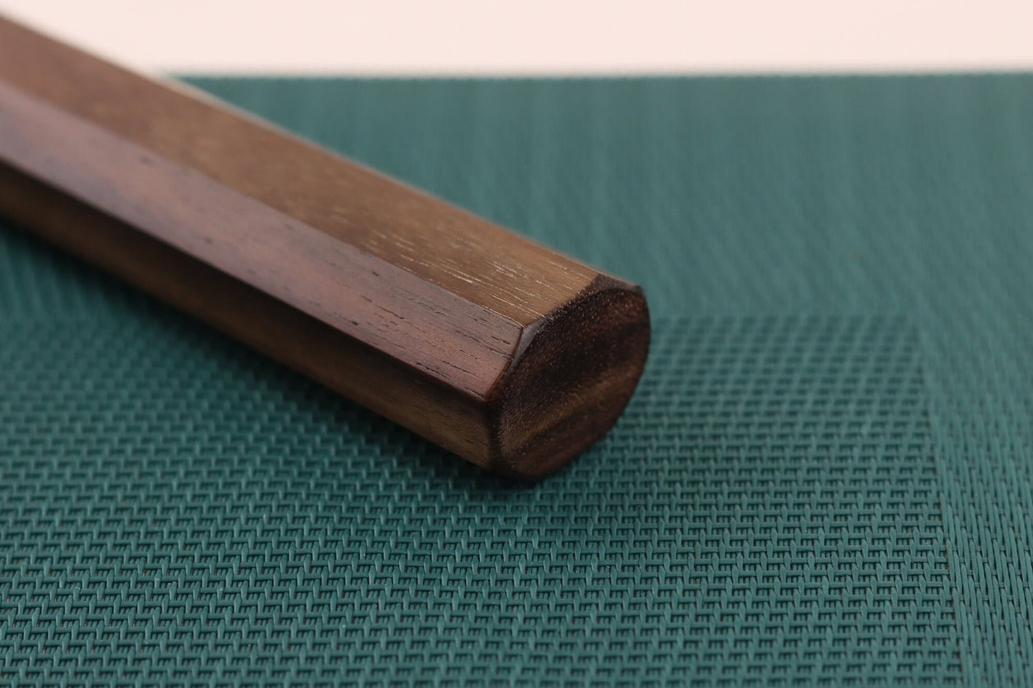Couteau de chef japonais artisanal Yu Kurosaki Fujin 24cm SG2