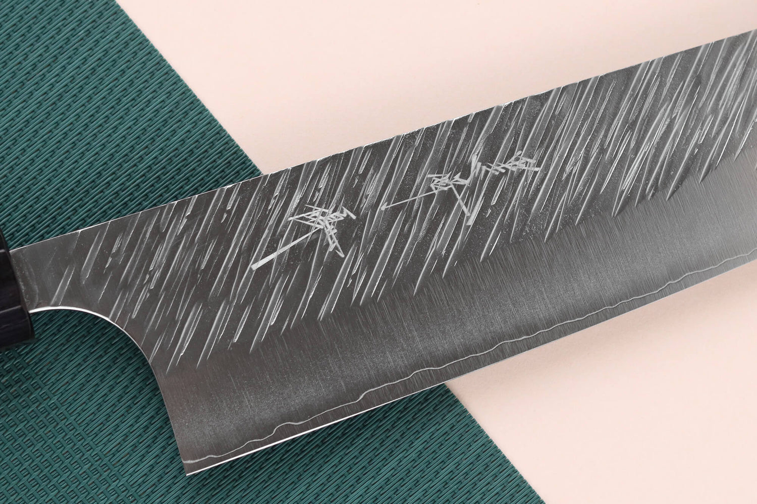 Couteau de chef japonais artisanal Yu Kurosaki Fujin 24cm SG2
