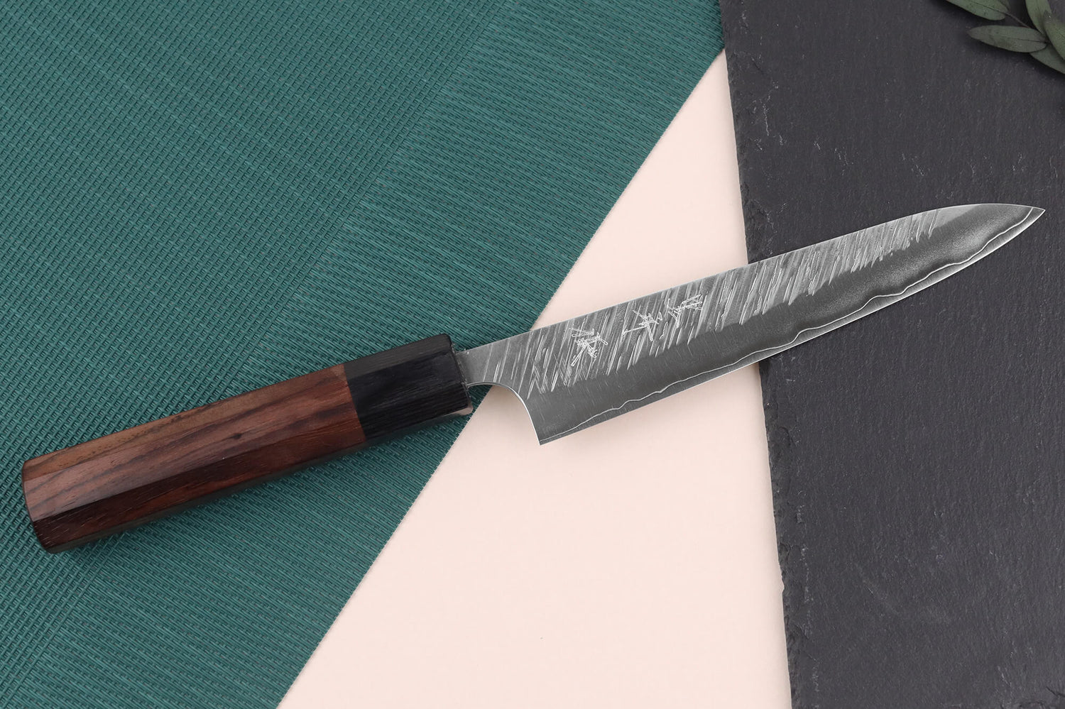 Couteau universel japonais artisanal Yu Kurosaki Fujin 15cm SG2