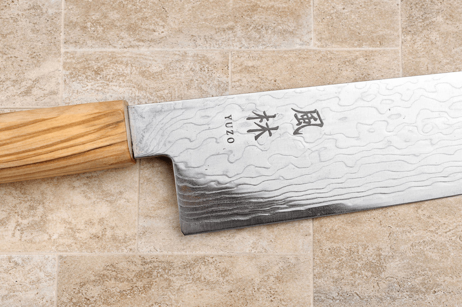 Couteau santoku 18cm japonais Yuzo Ryuho Damas SG2