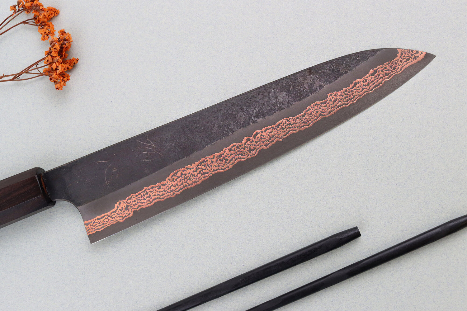 Couteau de chef 23cm japonais artisanal Hatsukokoro Yorokobi Kurouchi Damas