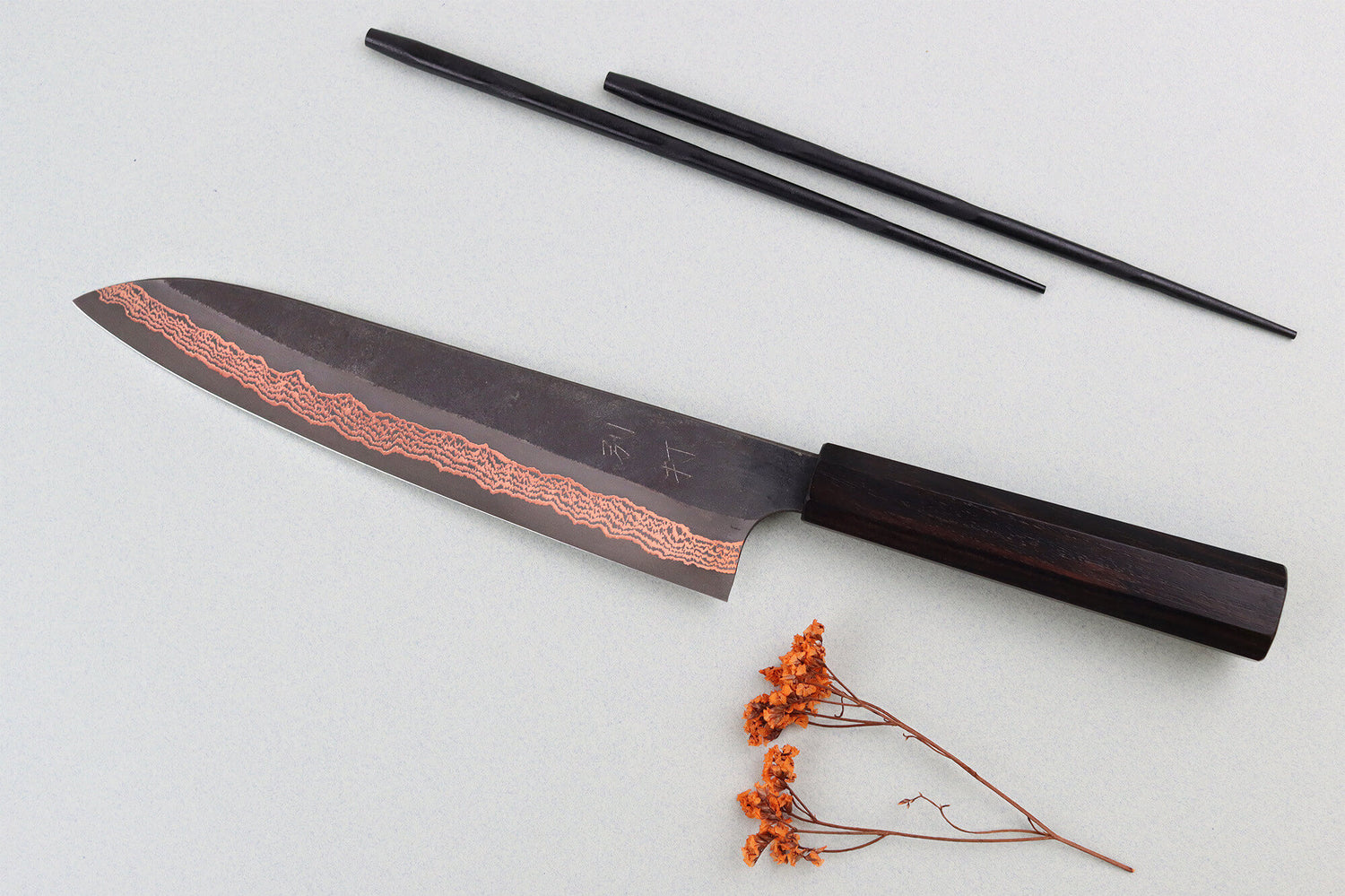 Couteau de chef 23cm japonais artisanal Hatsukokoro Yorokobi Kurouchi Damas
