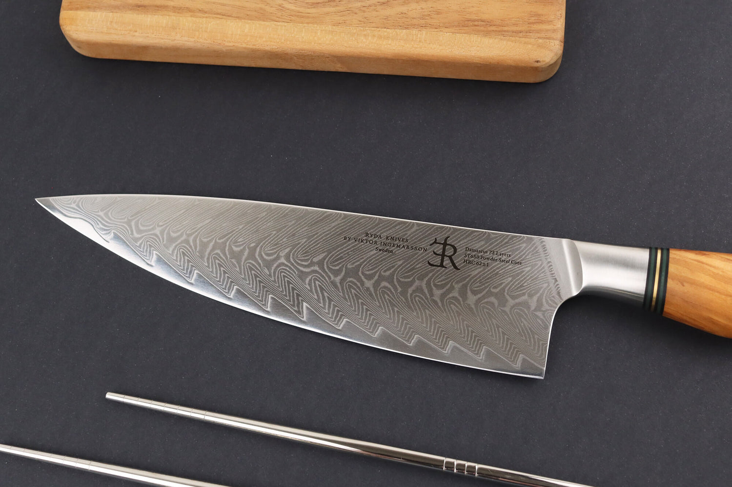 Couteau de chef 21cm Ryda Knives ST650 Damas et manche en olivier