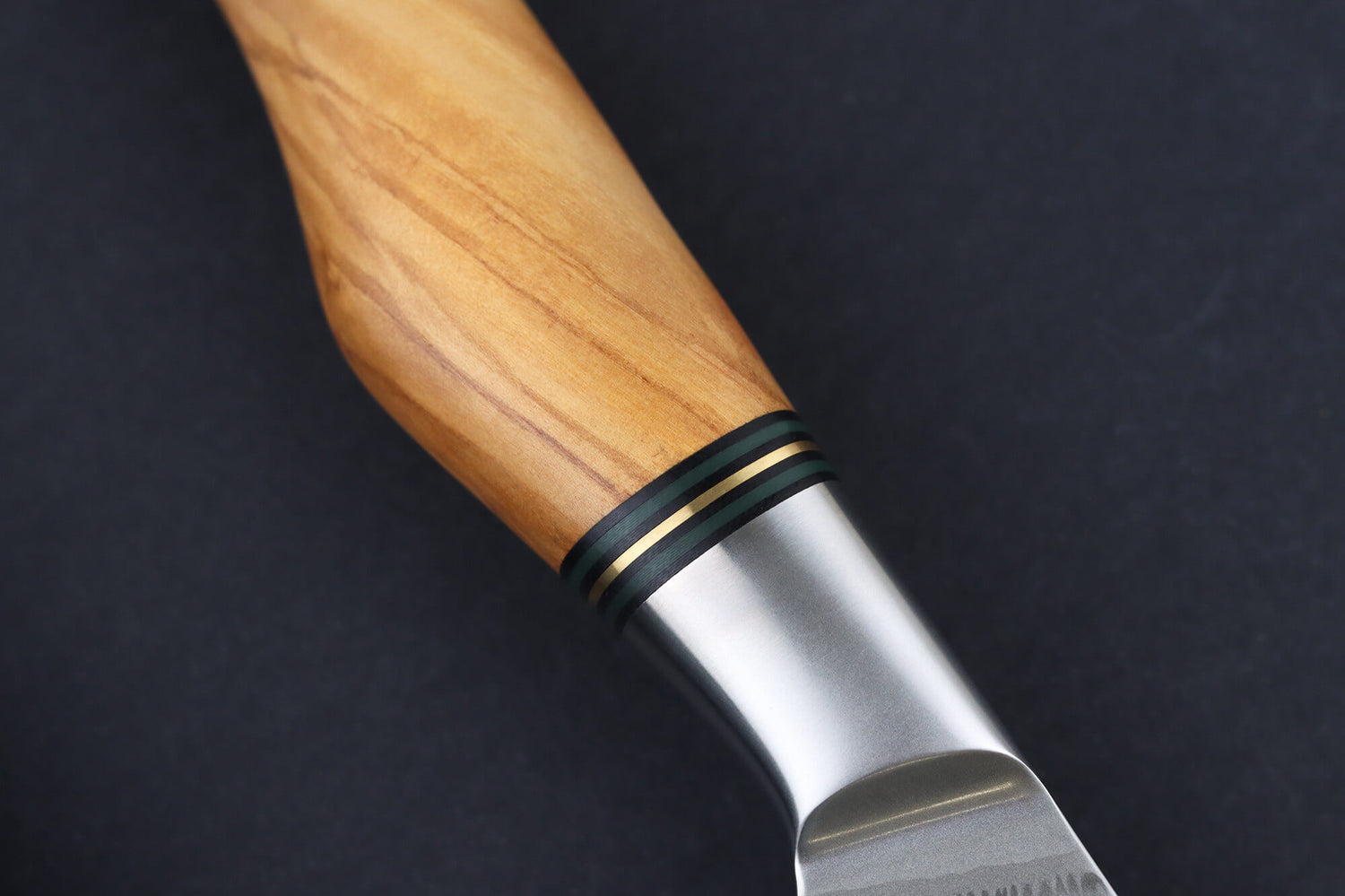 Couteau de chef 21cm Ryda Knives ST650 Damas et manche en olivier