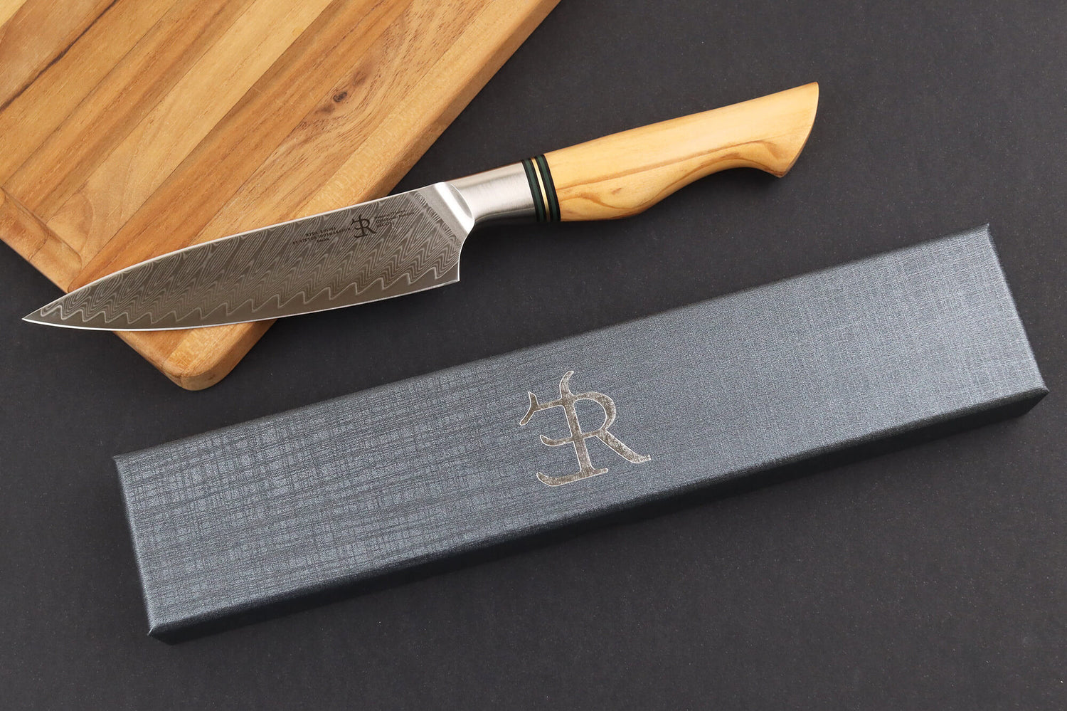 Couteau universel 13,5cm Ryda Knives ST650 Damas et manche en olivier