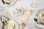 Râpe Microplane 3-en-1 blanche avec boîte de conservation et double couvercle
