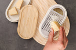 Râpe Microplane 3-en-1 blanche avec boîte de conservation et double couvercle