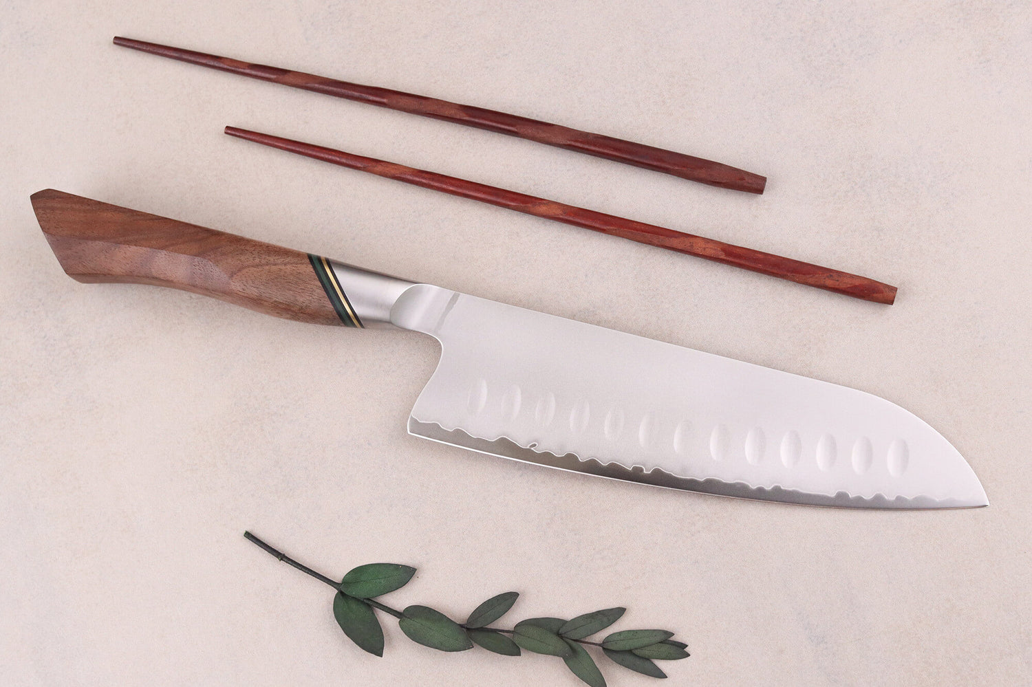 Couteau santoku 18cm Ryda Knives A-30 San Maï et manche en noyer