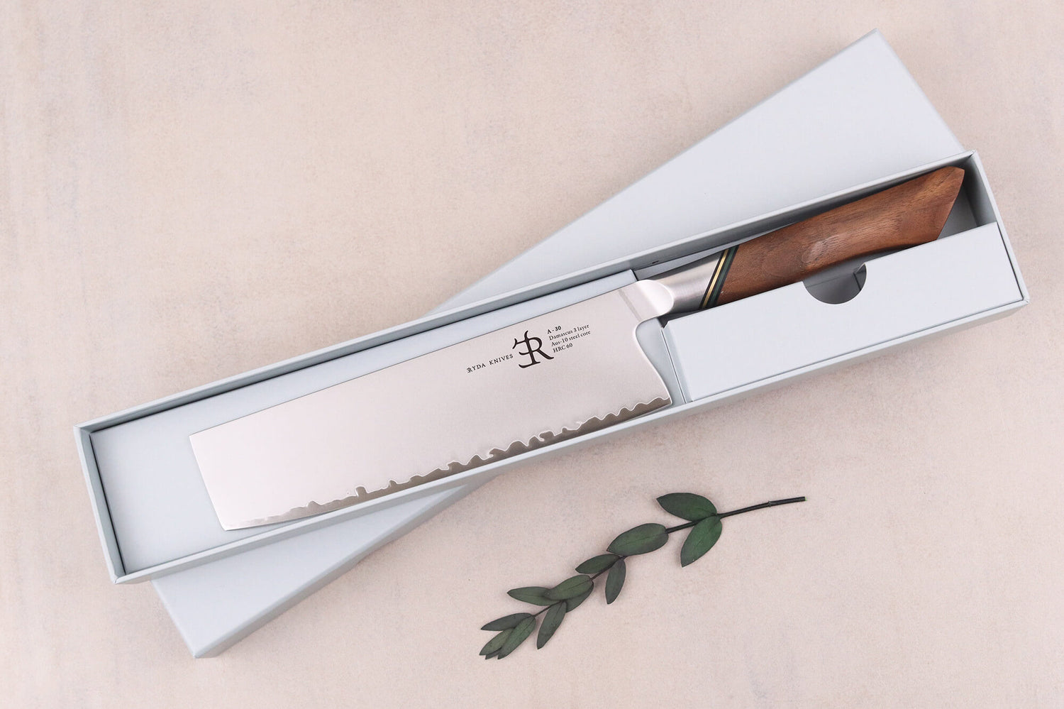 Couteau nakiri 18cm Ryda Knives A-30 San Maï et manche en noyer