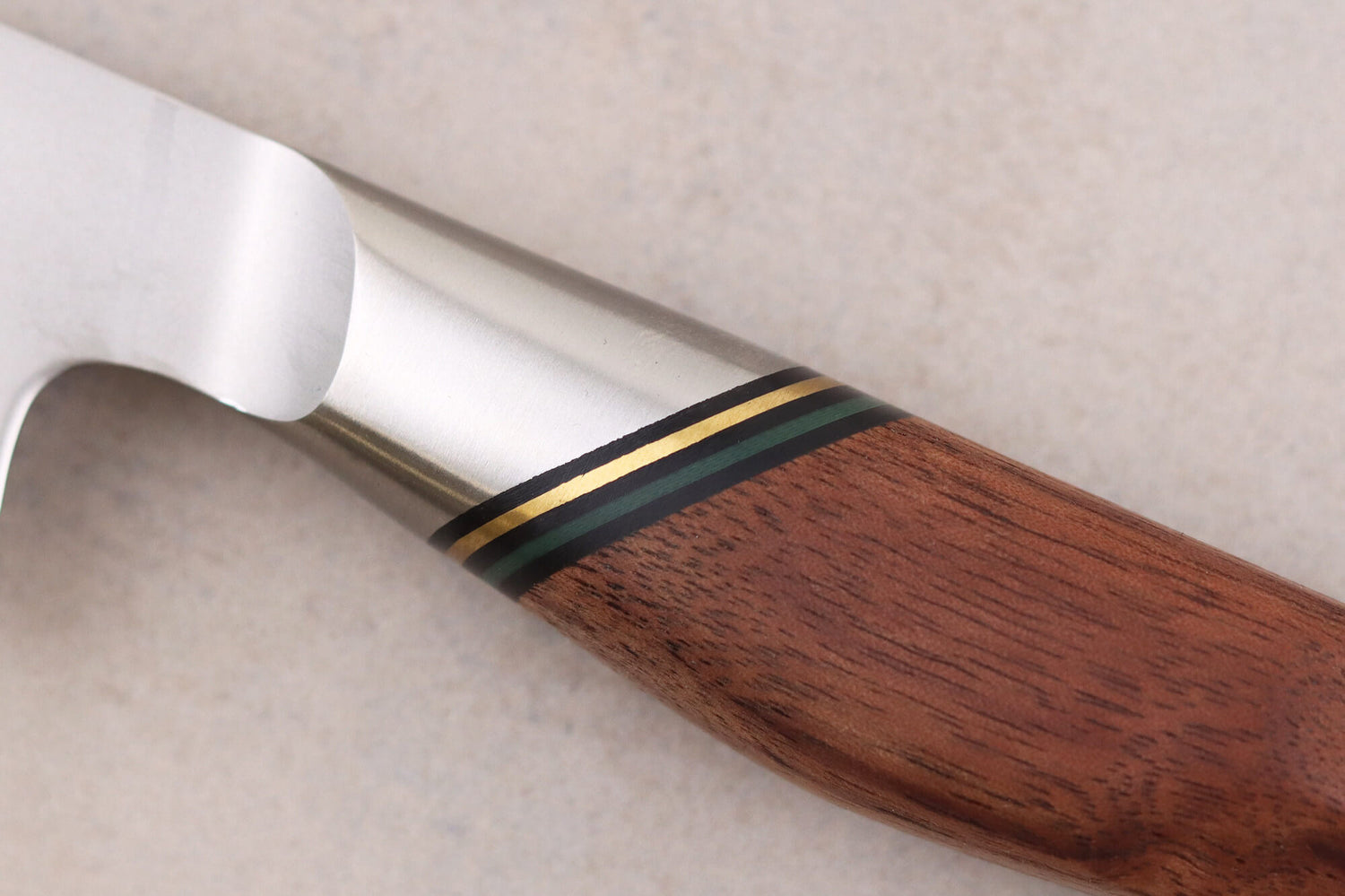 Couteau à découper 20,5cm Ryda Knives A-30 San Maï et manche en noyer