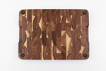 Planche à découper Wusaki bois d'acacia damier pieds antidérapants 35 x 25 x 2,5cm