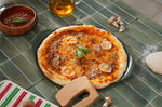 Plat à pizza Cookut Le Formidable avec coupe-pizza fougère