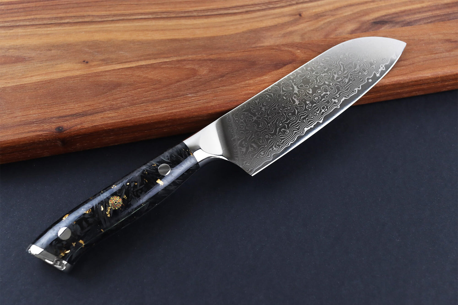 Couteau ko-santoku Wusaki Sakin Damas 10Cr 13cm manche en fibre de carbone et feuille d'or