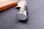 Couteau kiritsuke Wusaki Sakin Damas 10Cr 20cm manche en fibre de carbone et feuille d'or