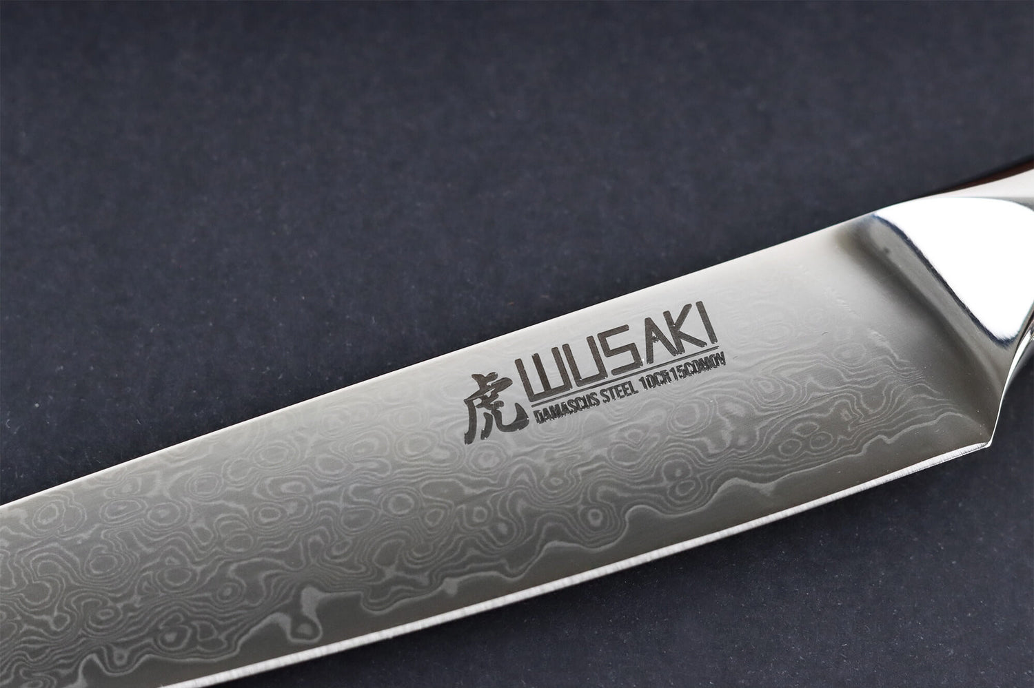 Couteau universel Wusaki Sakin Damas 10Cr 15cm manche en fibre de carbone et feuille d'or