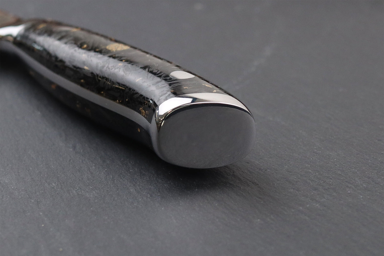 Couteau universel Wusaki Sakin Damas 10Cr 15cm manche en fibre de carbone et feuille d'or