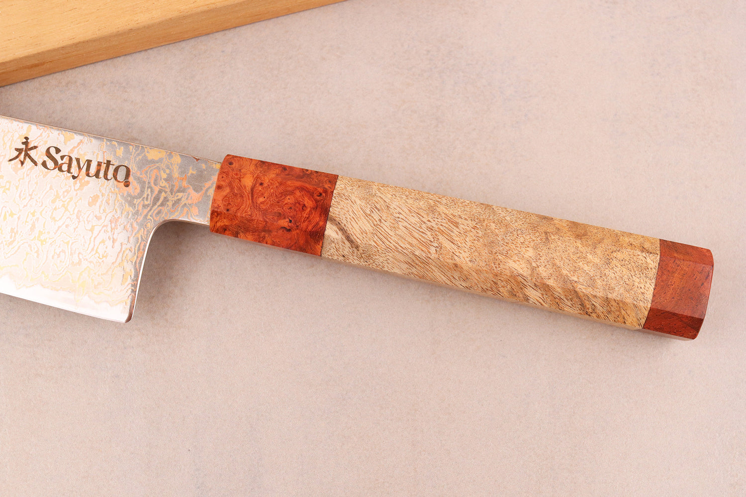 Couteau santoku 18cm Sayuto Érable Damas 12Cr