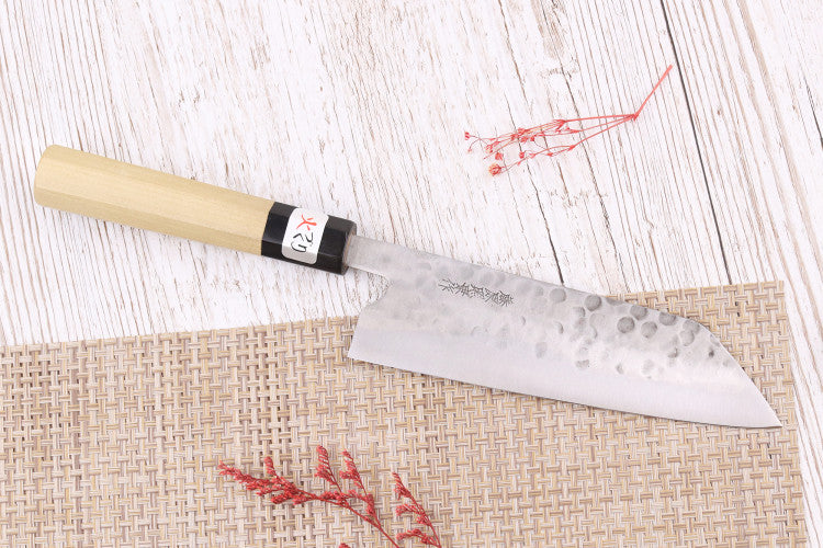 Couteau santoku 18cm japonais artisanal Fujiwara Maboroshi manche en magnolia
