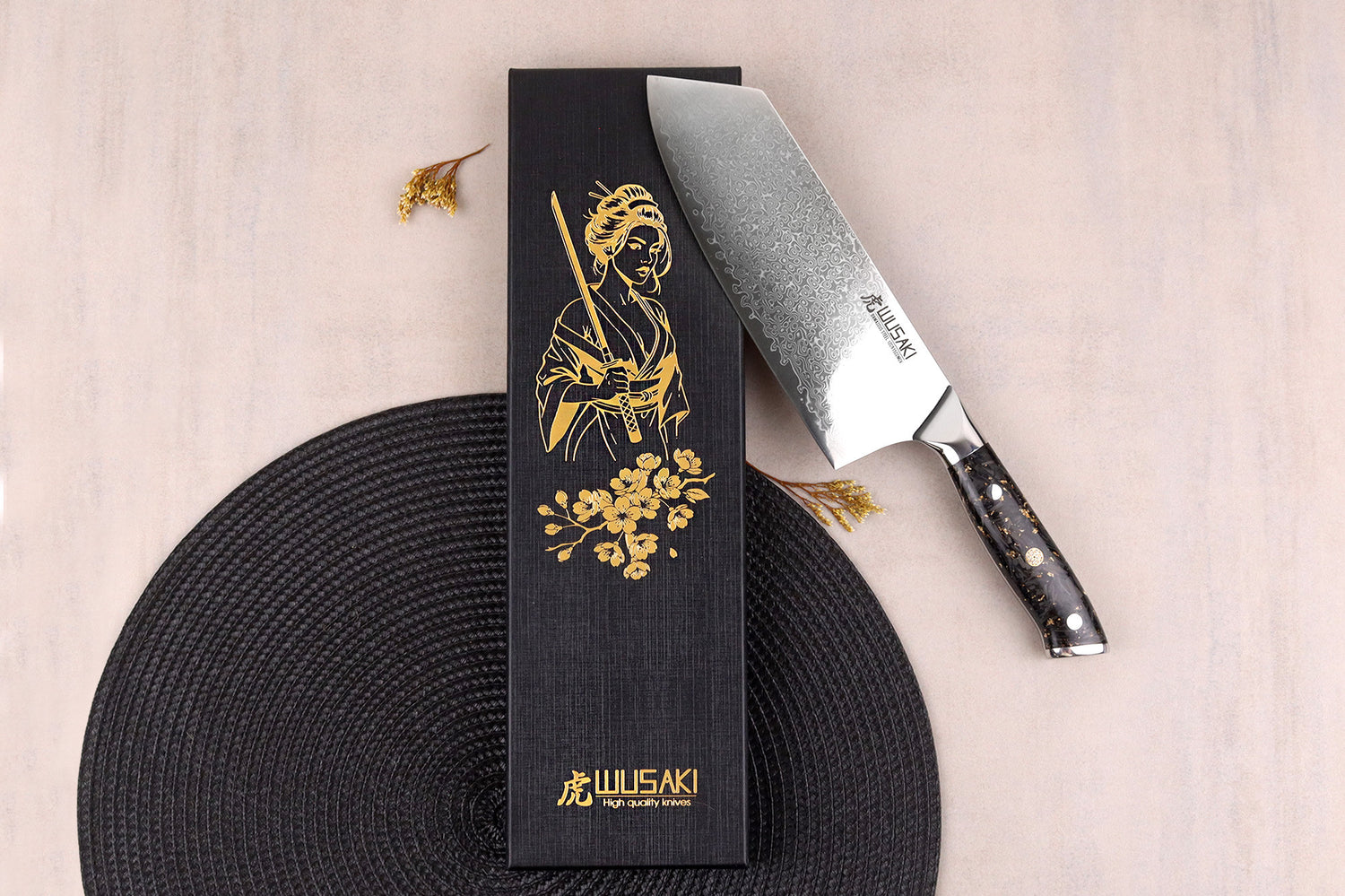 Couteau de chef chinois Wusaki Sakin Damas 10Cr 19cm manche en fibre de carbone et feuille d'or