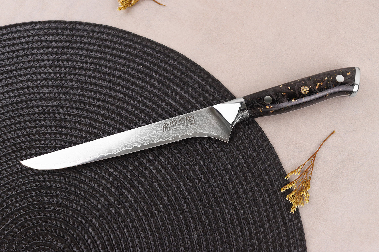Couteau à désosser Wusaki Sakin Damas 10Cr 15cm manche en fibre de carbone et feuille d'or