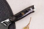 Couteau santoku Wusaki Sakin Damas 10Cr 17cm manche en fibre de carbone et feuille d'or