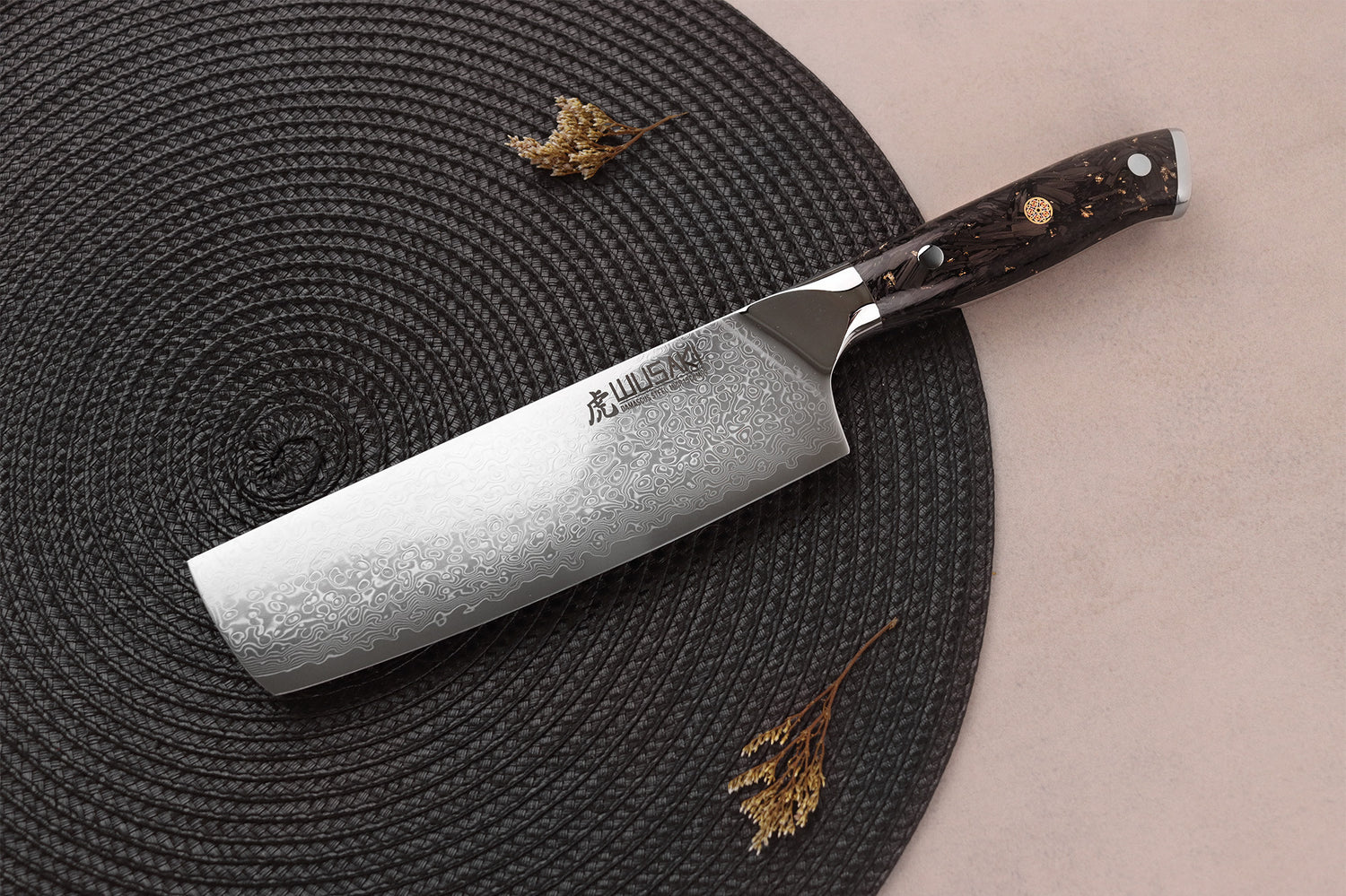 Couteau nakiri Wusaki Sakin Damas 10Cr 17cm manche en fibre de carbone et feuille d'or