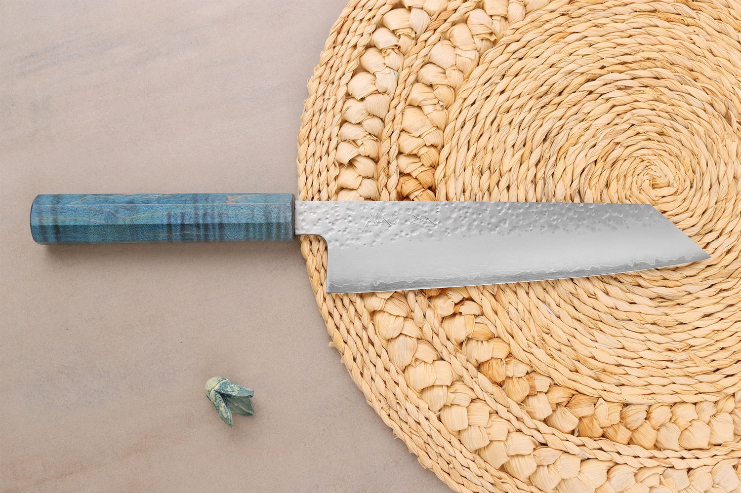 Couteau kiritsuke 20cm japonais artisanal Hado Shiosai VG10 manche bleu