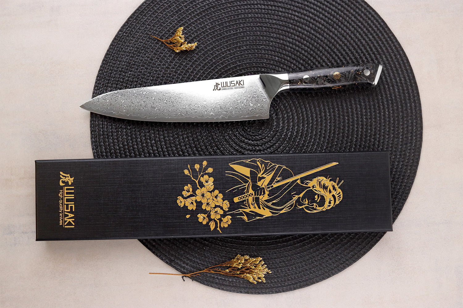 Couteau de chef Wusaki Sakin Damas 10Cr 20cm manche en fibre de carbone et feuille d'or