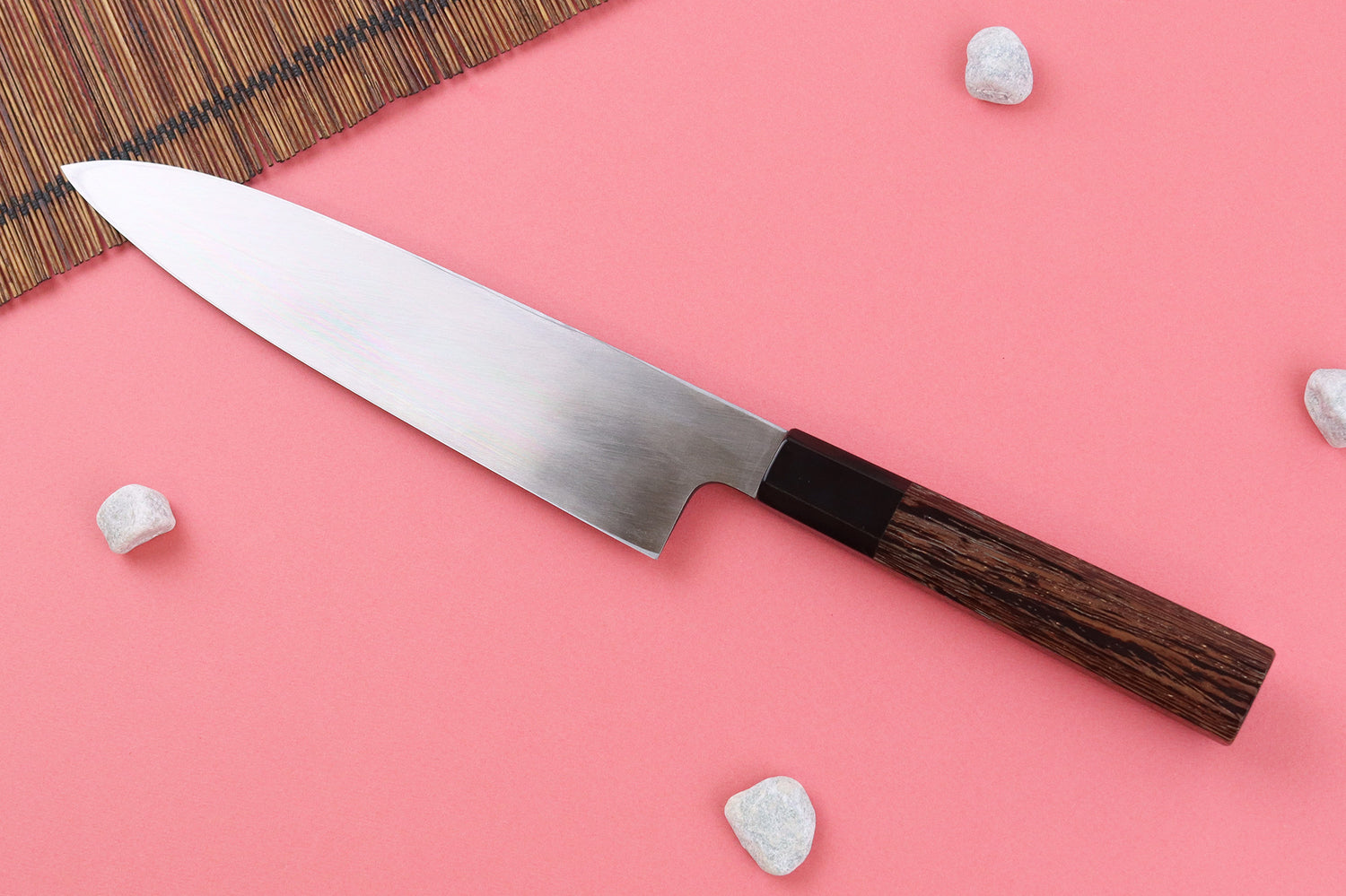Couteau gyuto asymétrique 21cm japonais artisanal Hatsukokoro Shirasagi manche en wengé