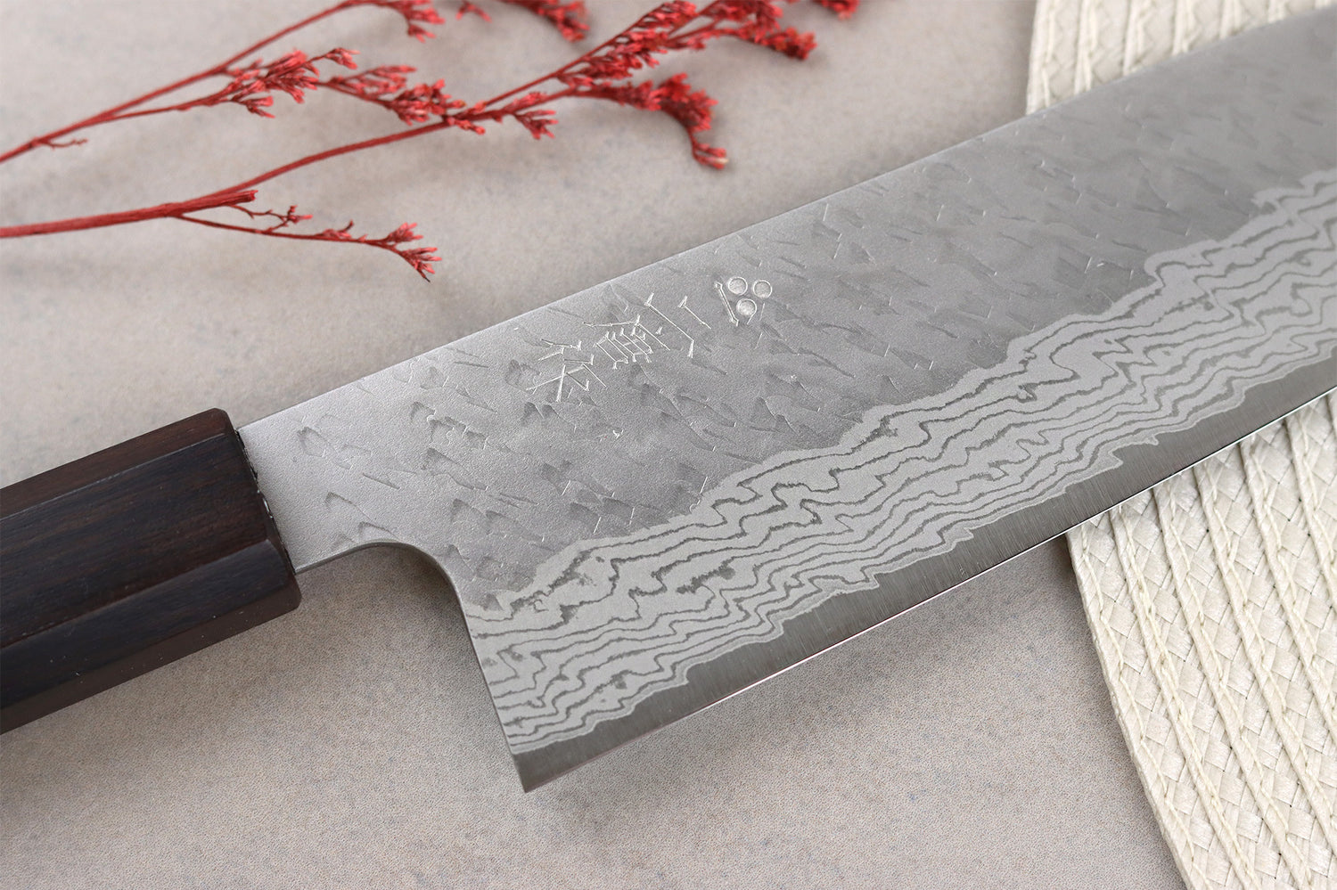 Couteau santoku 17cm japonais artisanal Nigara Hamono Tsuchime VG10 damas