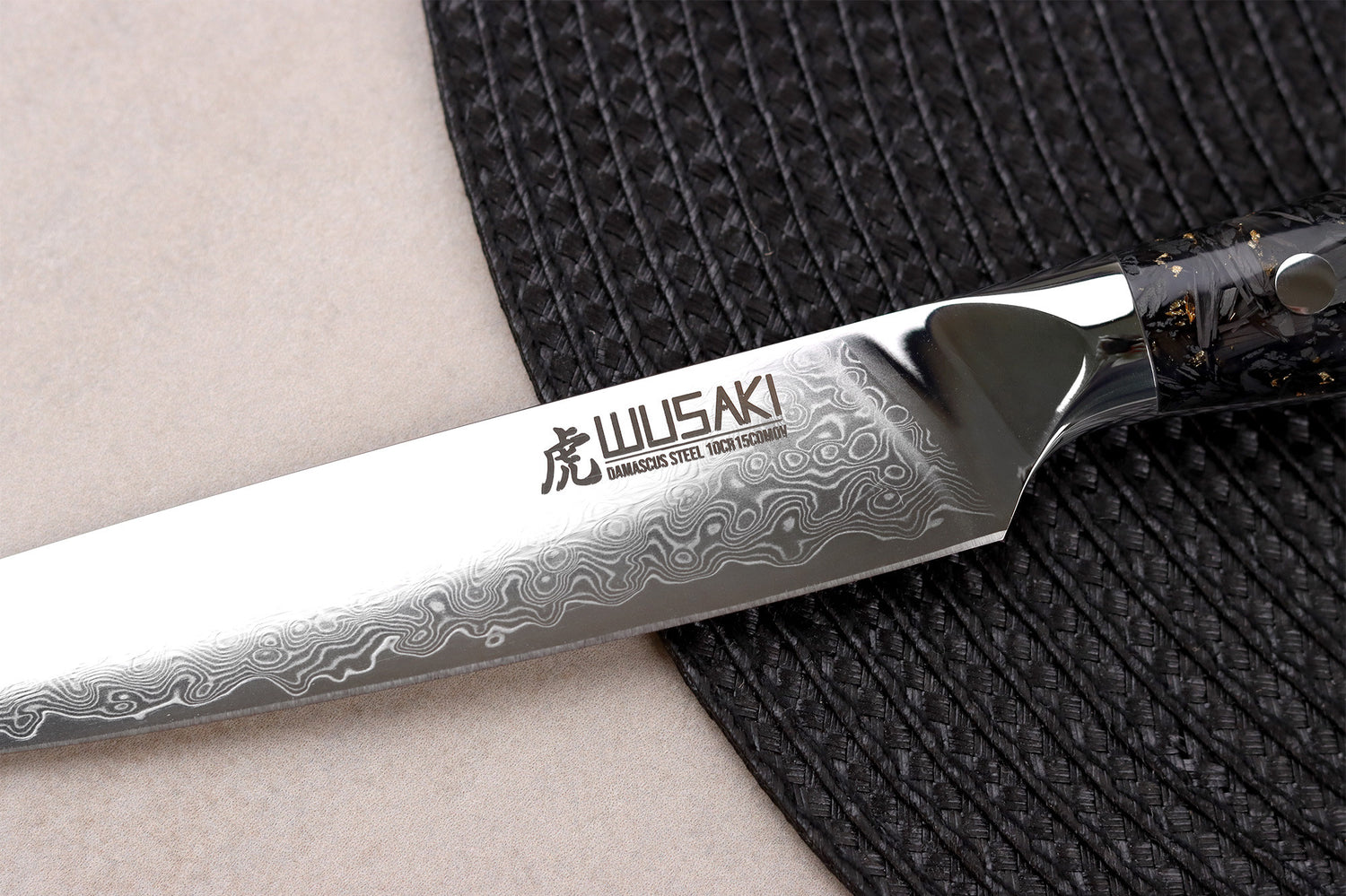 Couteau universel Wusaki Sakin Damas 10Cr 15cm manche en fibre de carbone et feuille d'or
