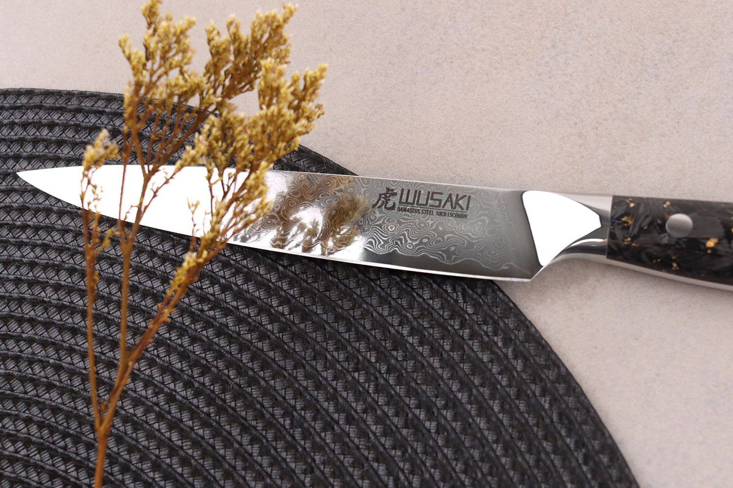 Couteau universel Wusaki Sakin Damas 10Cr 15cm manche en fibre de carbone et feuille d'or
